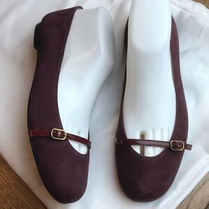 JON JOSEPH WINE COLORED FLATS.  New